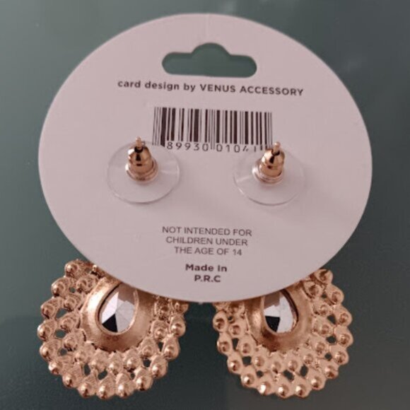 CHLOE ACCESSORY Glamorous Gold Green & Clear Crystal Pear Shaped Drop Earrings - Picture 4 of 4